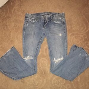 Distress American eagle jeans
